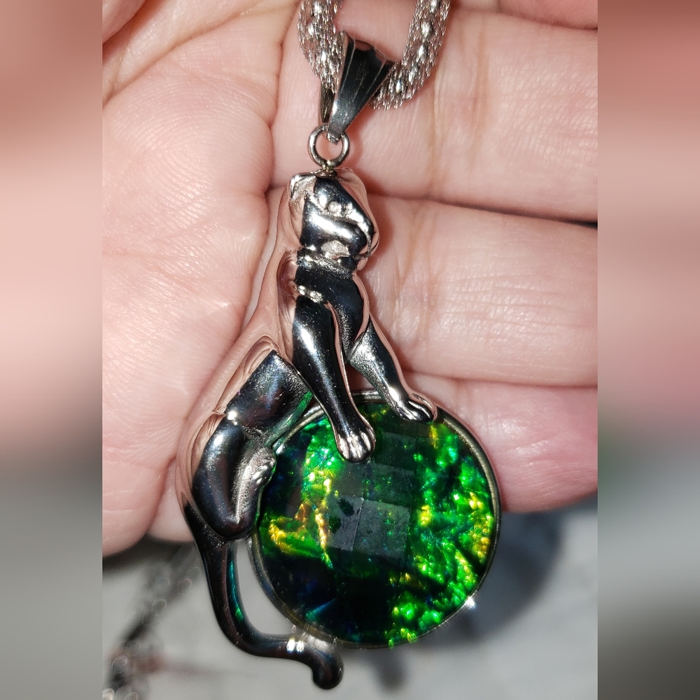 18 inch, Adjustable Stainless Steel Chain & Panther Pendant /w Green Chroma, NWT
